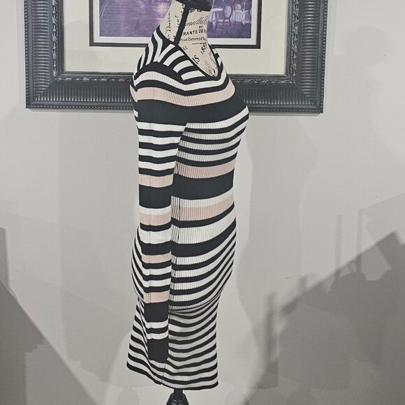 Revamped - Picture 3 of 5